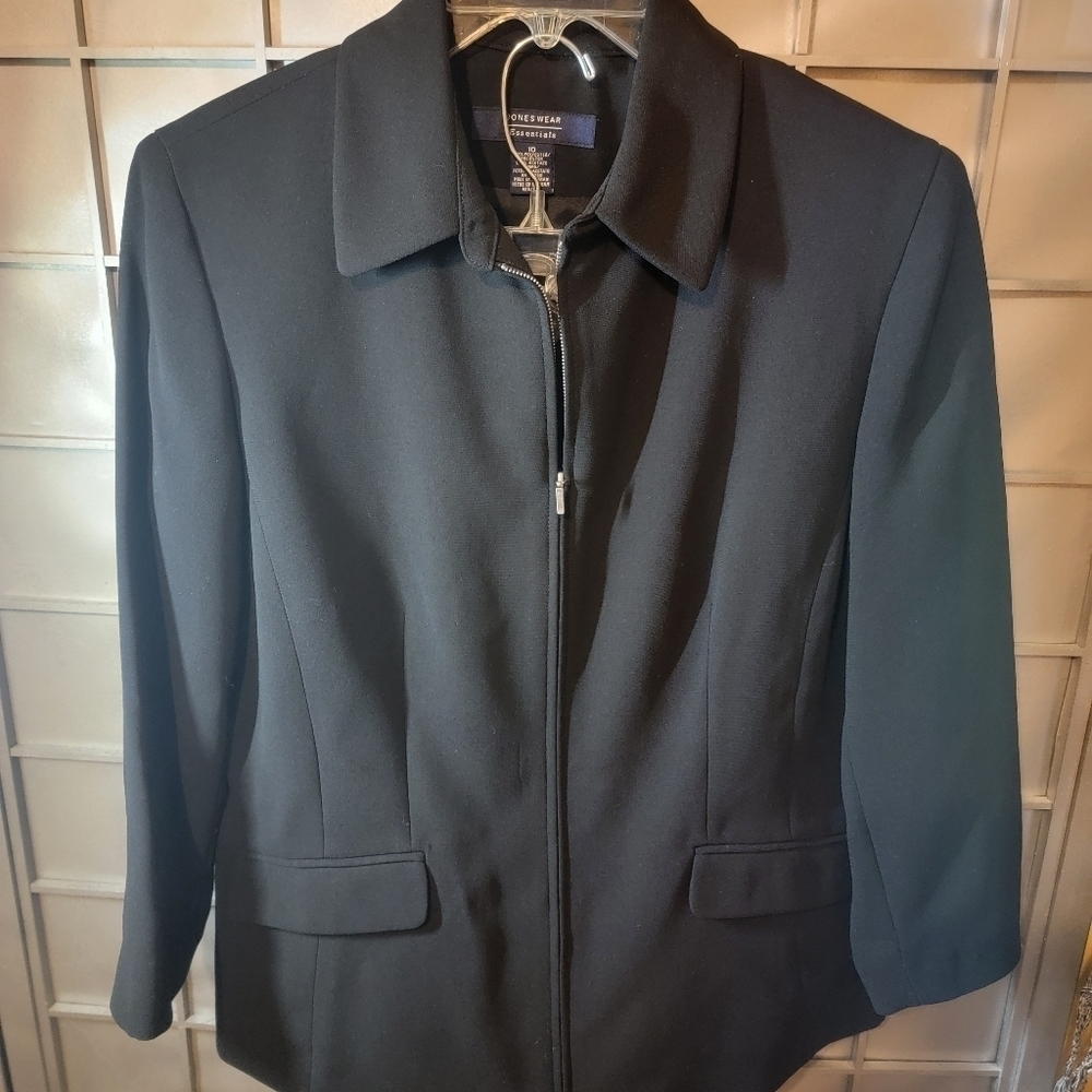 Jones Wear size 10 slacks and jacket. Black
